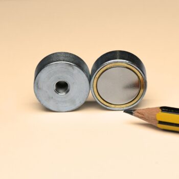 SM05 – D.25X8 Threaded Hole M5X5,5