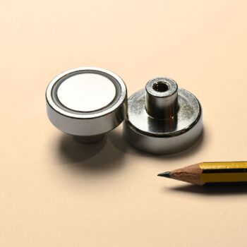 SM33 – D.25X8 Screw Socket M5X7,6